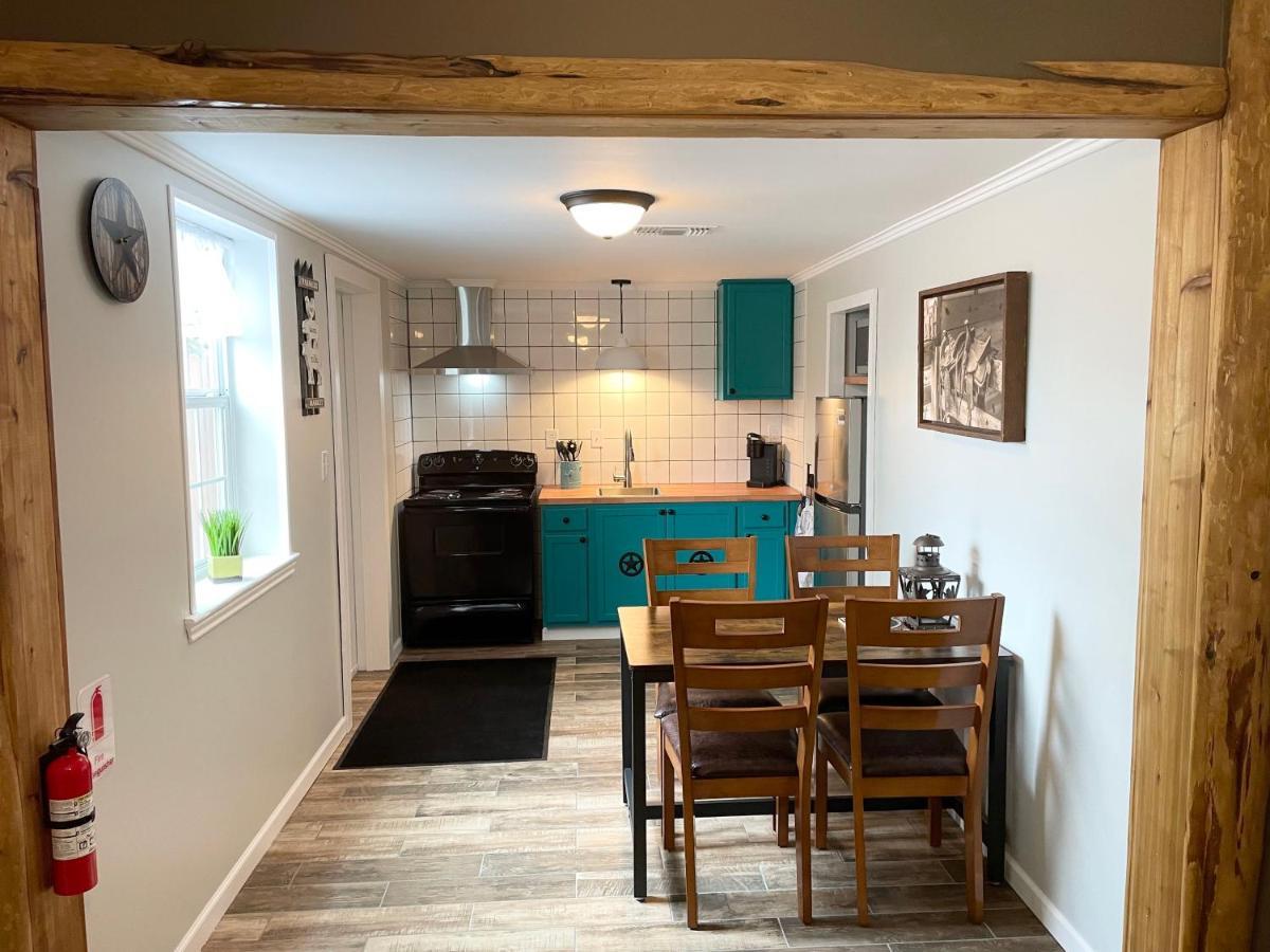 Four Oaks Bed And Breakfast 화이츠보로 외부 사진