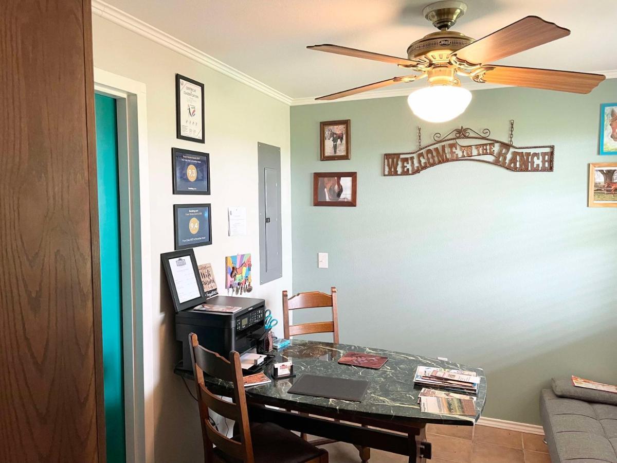 Four Oaks Bed And Breakfast 화이츠보로 외부 사진